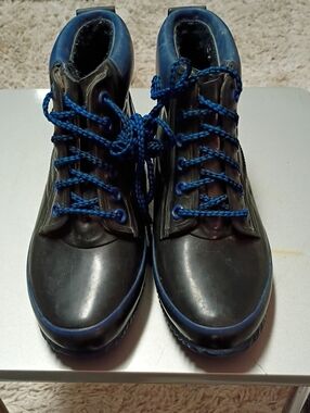 Sporto Black Winter Boots with Blue Trim and Laces